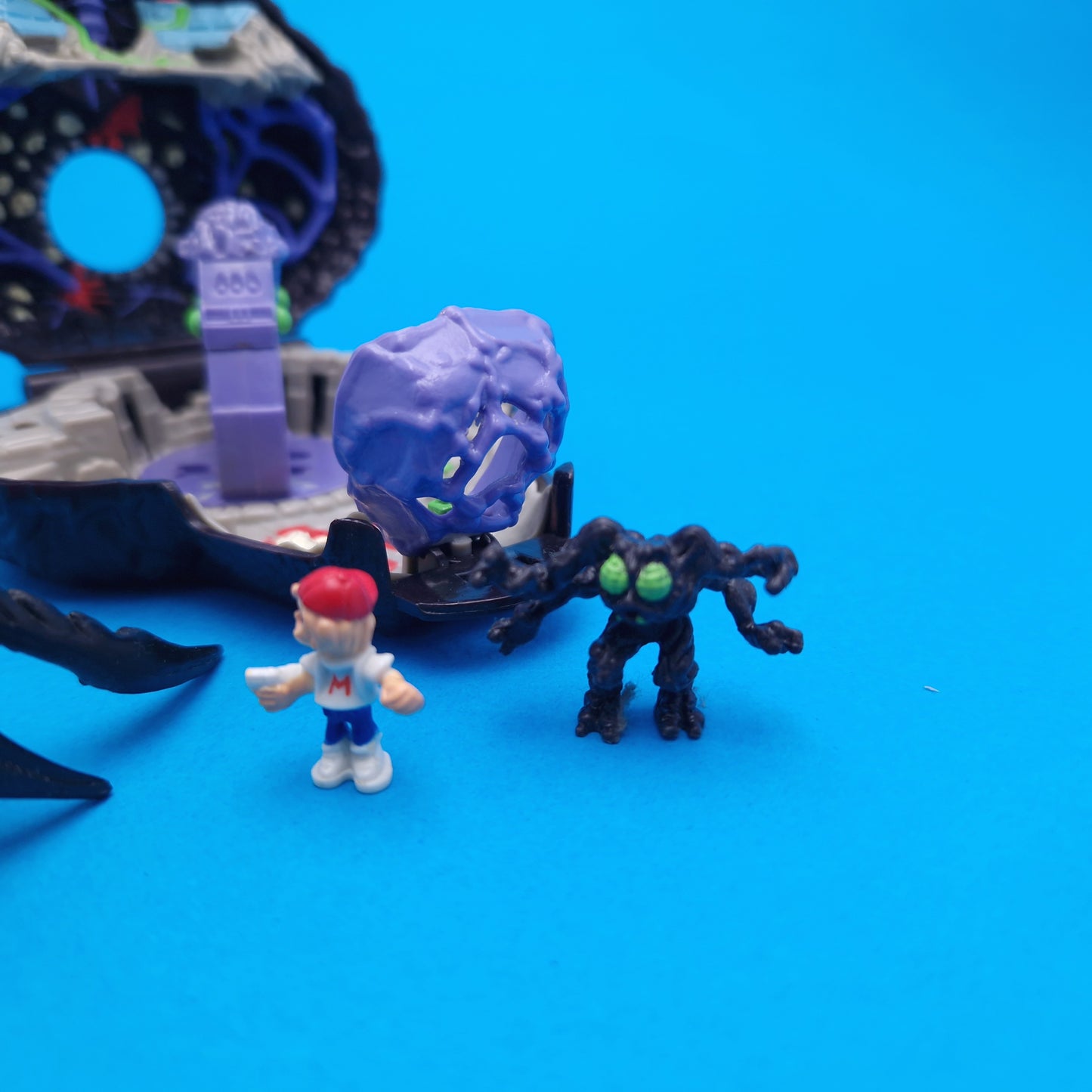 MIGHTY MAX ☆ TRAPPED BY ARACHNOID Doom Zone Vintage Figure Playset ☆ 90s