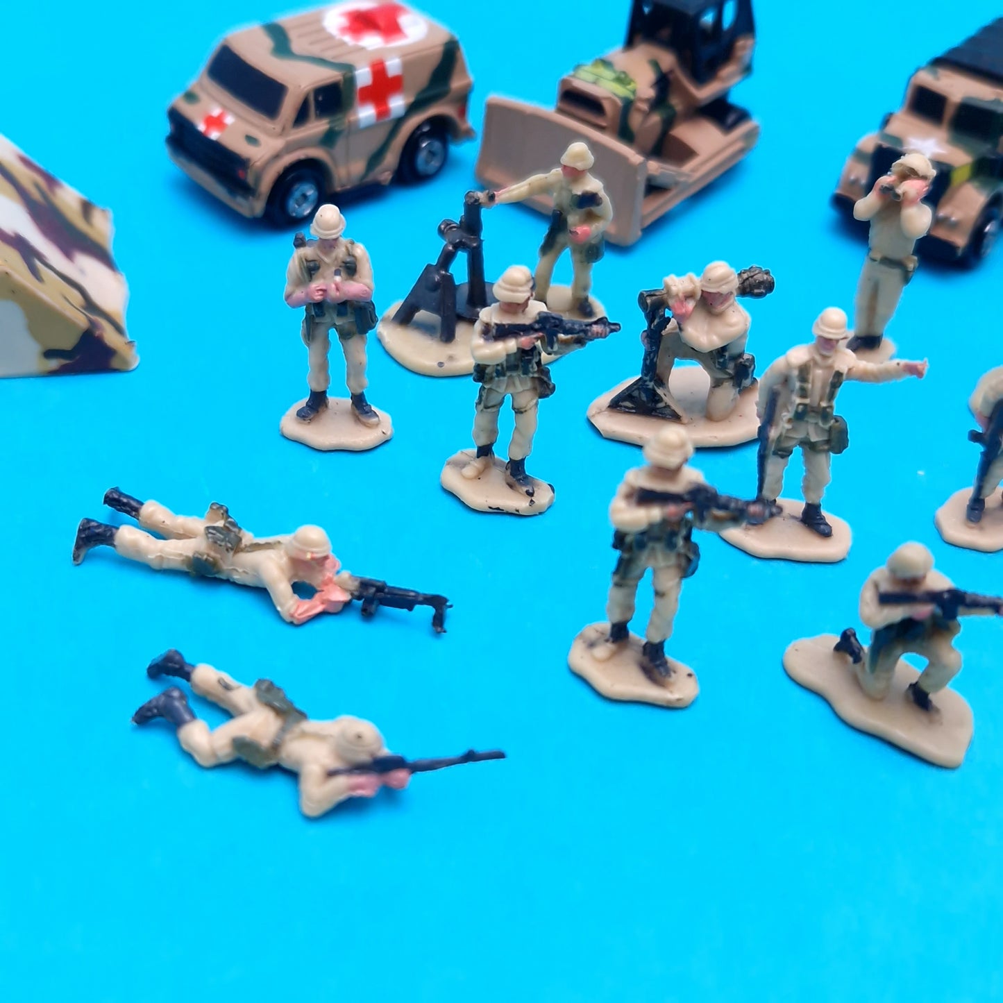 MICRO MACHINES MILITARY BUNDLE Tanks Soldiers Vintage ☆ 90s Original Galoob