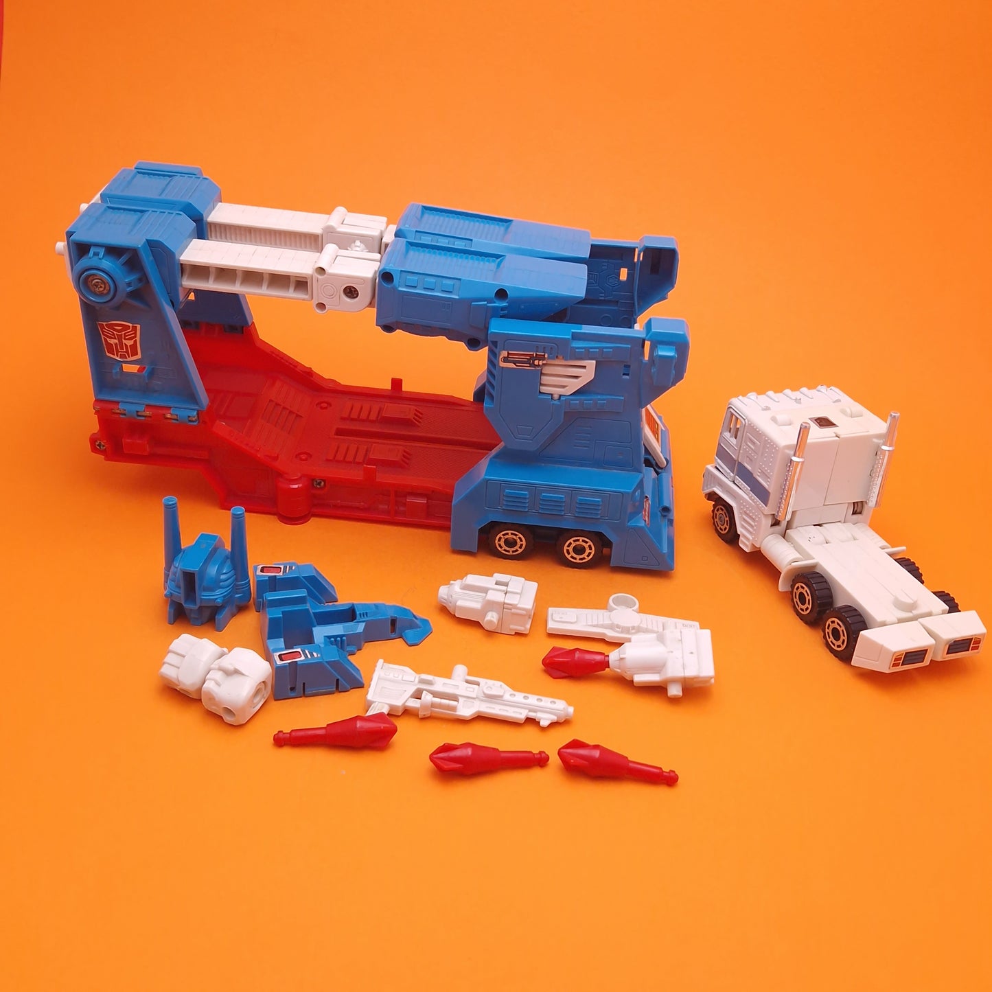 TRANSFORMERS G1 ☆ ULTRA MAGNUS Autobot Truck Figures ☆ 1986 Robot Vintage Hasbro