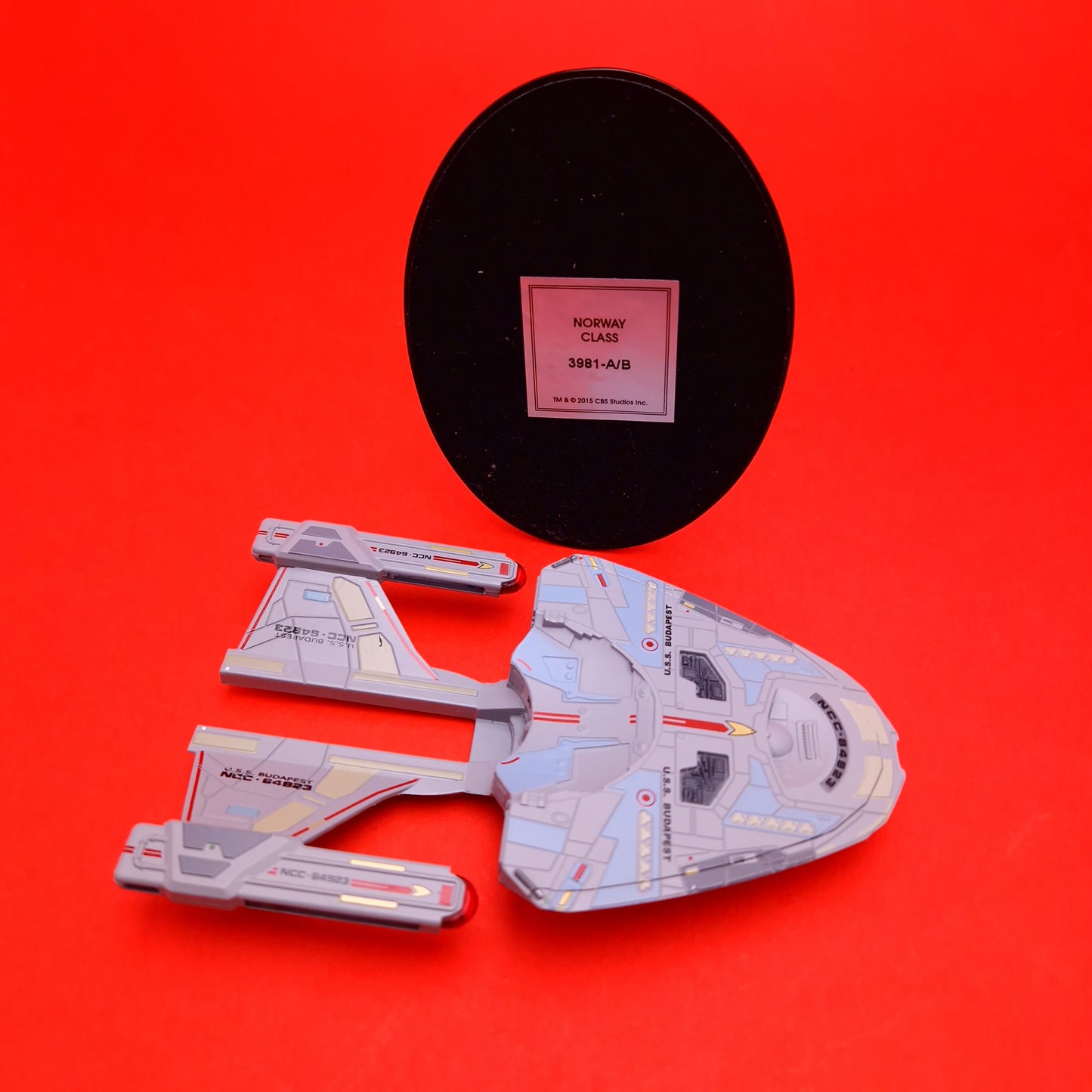 STAR TREK ☆ NORWAY CLASS USS BUDAPEST #61 Starships Collection ☆ Eaglemoss Model