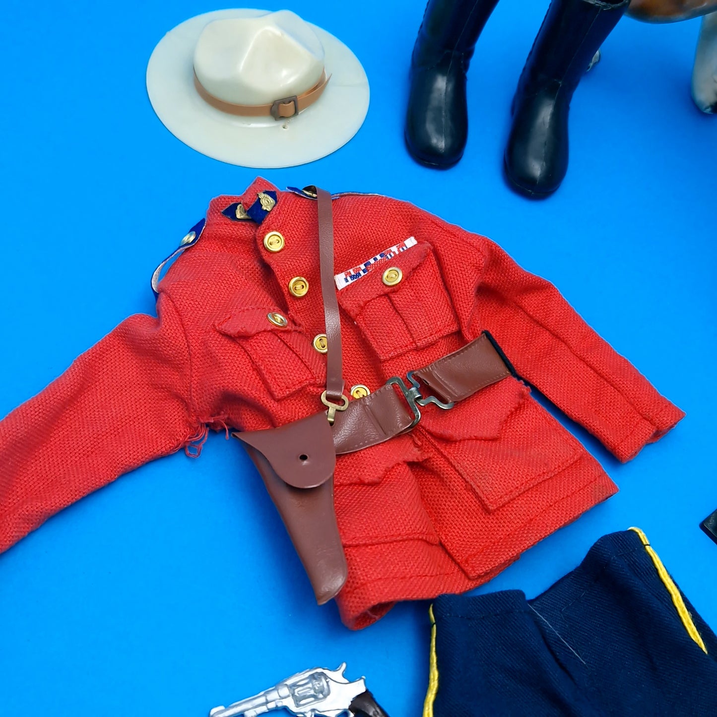 ACTION MAN ☆Royal Canadian Mounted Police BRUTUS TOOL KIT Officer Uniform 60's 70's ☆ Vintage PALITOY Loose