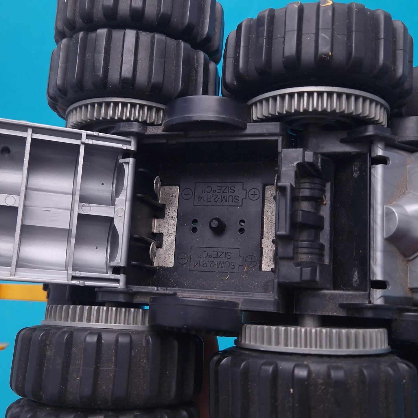 TOMY ☆ MONSTER MACHINES MAD MASHER ☆ RC Truck 16x16 Battery Vehicle 80s Original