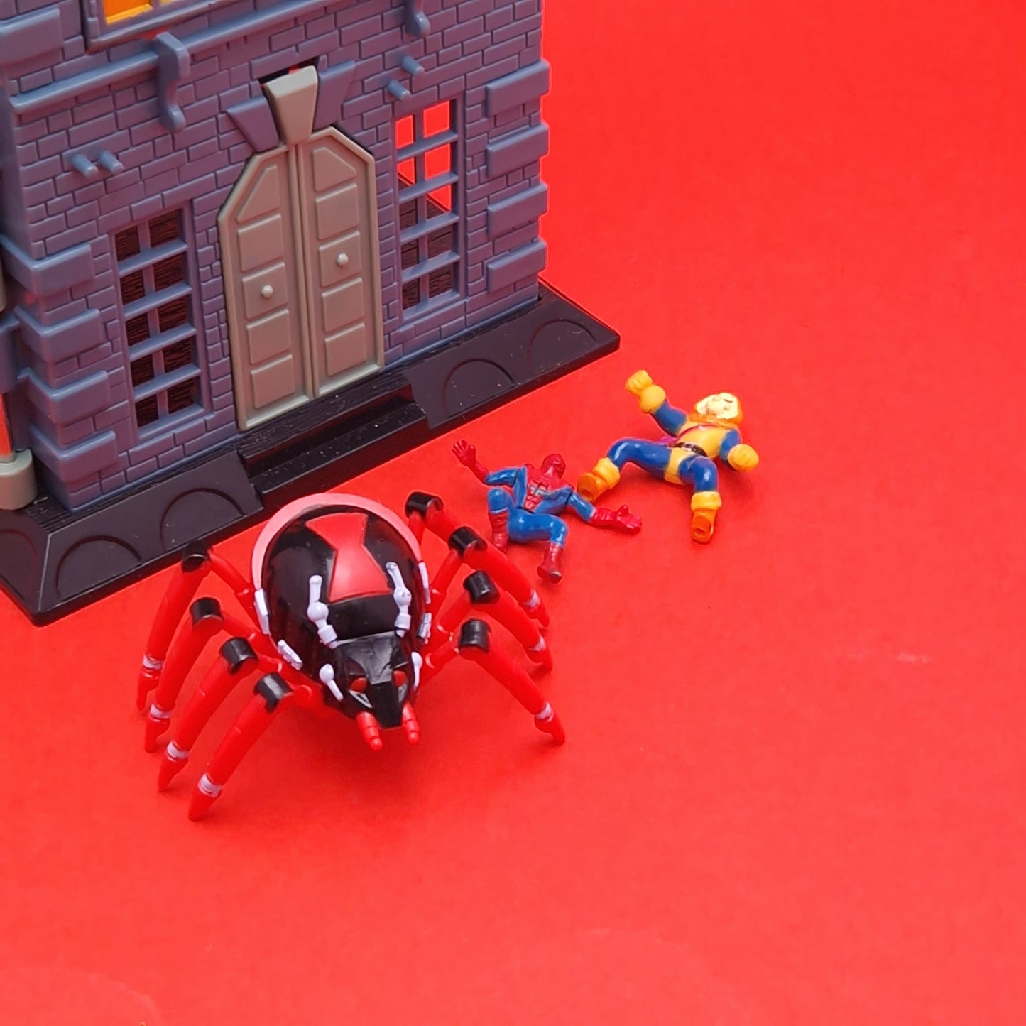 SPIDER-MAN ANIMATED SERIES ☆ KINGPIN'S CRIME CENTRAL Vintage Mini Figure Playset ☆ Marvel BOXED Bluebird 90s Original