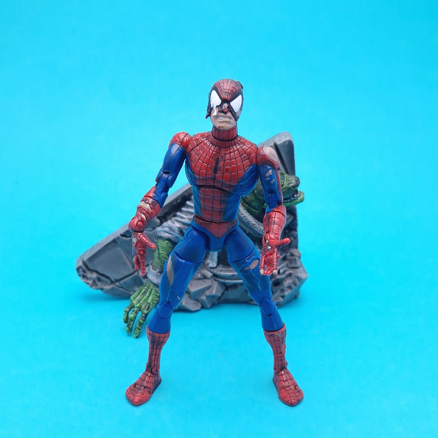 SPIDER-MAN CLASSICS ☆ Marvel legends Battle Ravaged Figure ☆ Vintage Original Toybiz 2001