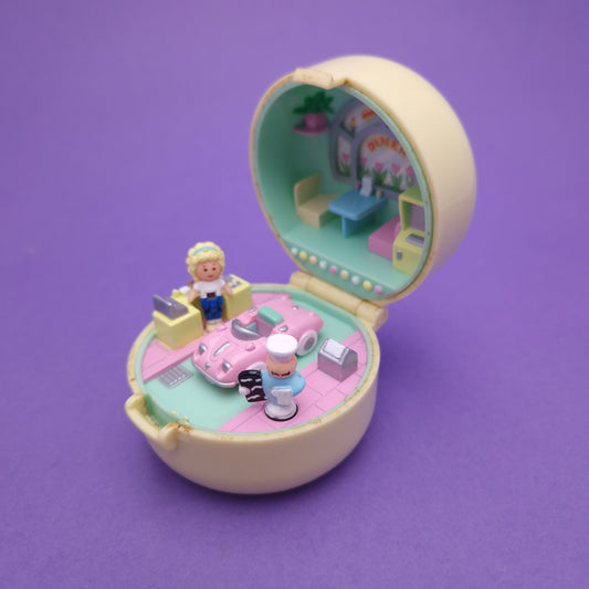POLLY POCKET ☆ 50s DINER RING & CASE Vintage Figure Playset Complete ☆ Original 1991
