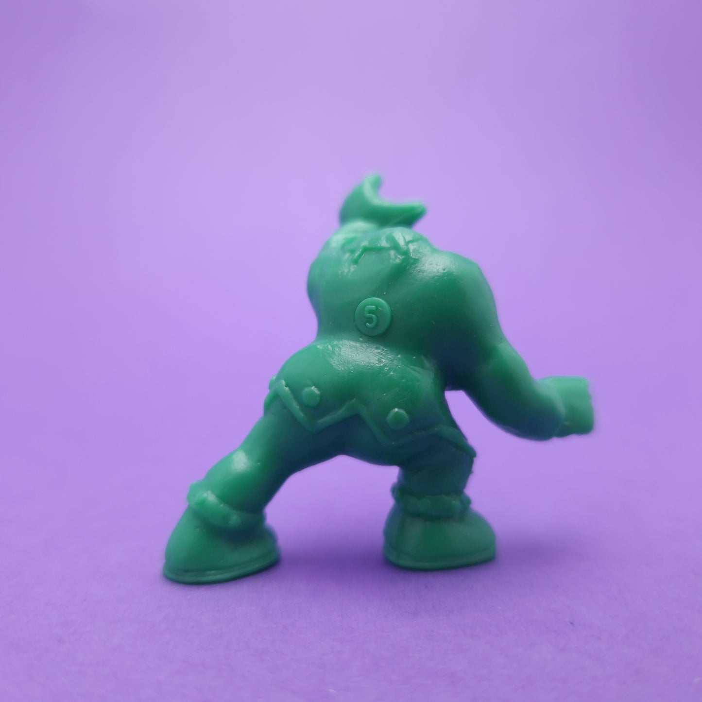 MONSTER IN MY POCKET ☆ #48 HUNCHBACK Pine Green Premium Figure ☆ Vintage Mini Figure