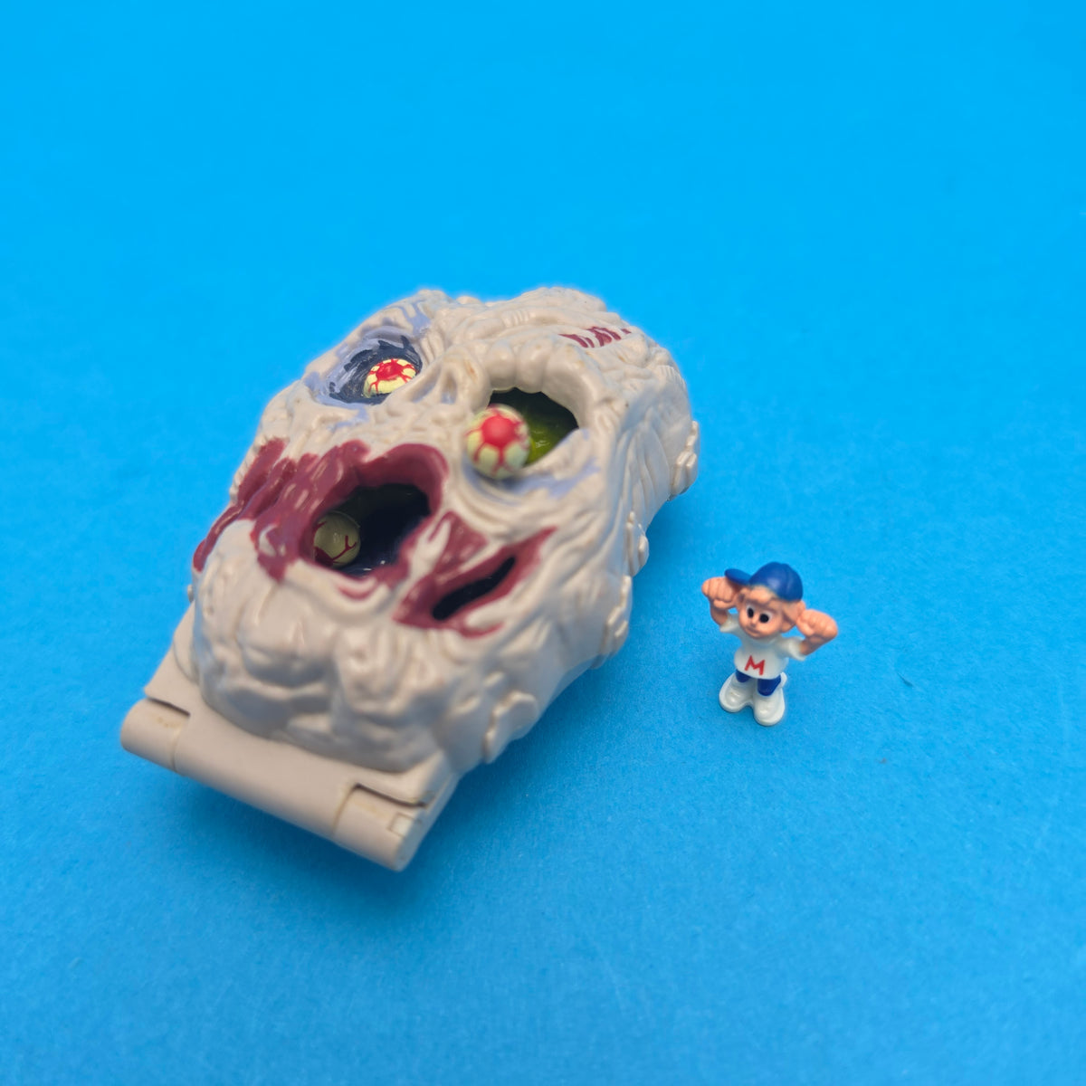 MIGHTY MAX ☆  NEUTRALISES ZOMBOID Horror Heads Vintage Figure Playset ☆ Complete