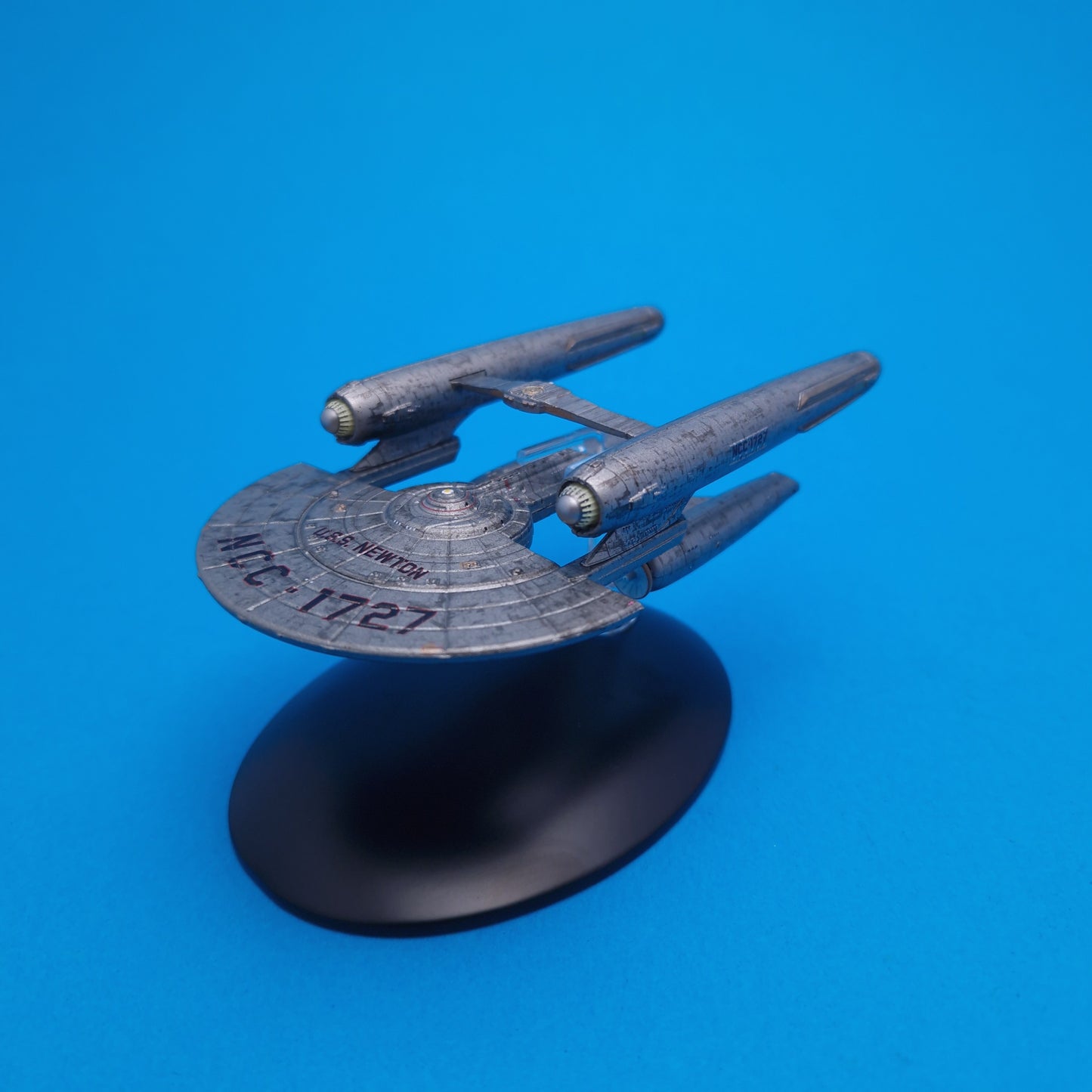 STAR TREK ☆ U.S.S. NEWTON NCC-1727 Starships Collection ☆ Eaglemoss