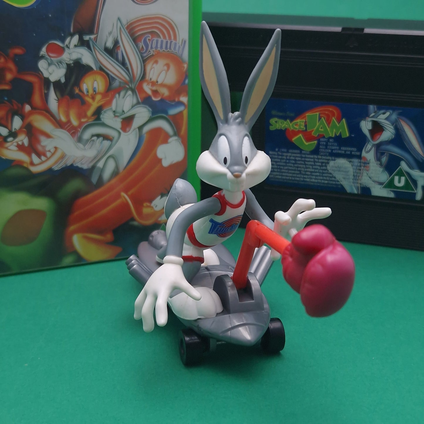 SPACE JAM MOVIE ☆ BUGS BUNNY & VHS Bundle Action Figure ☆ Vintage Playmates Original 90s Loose