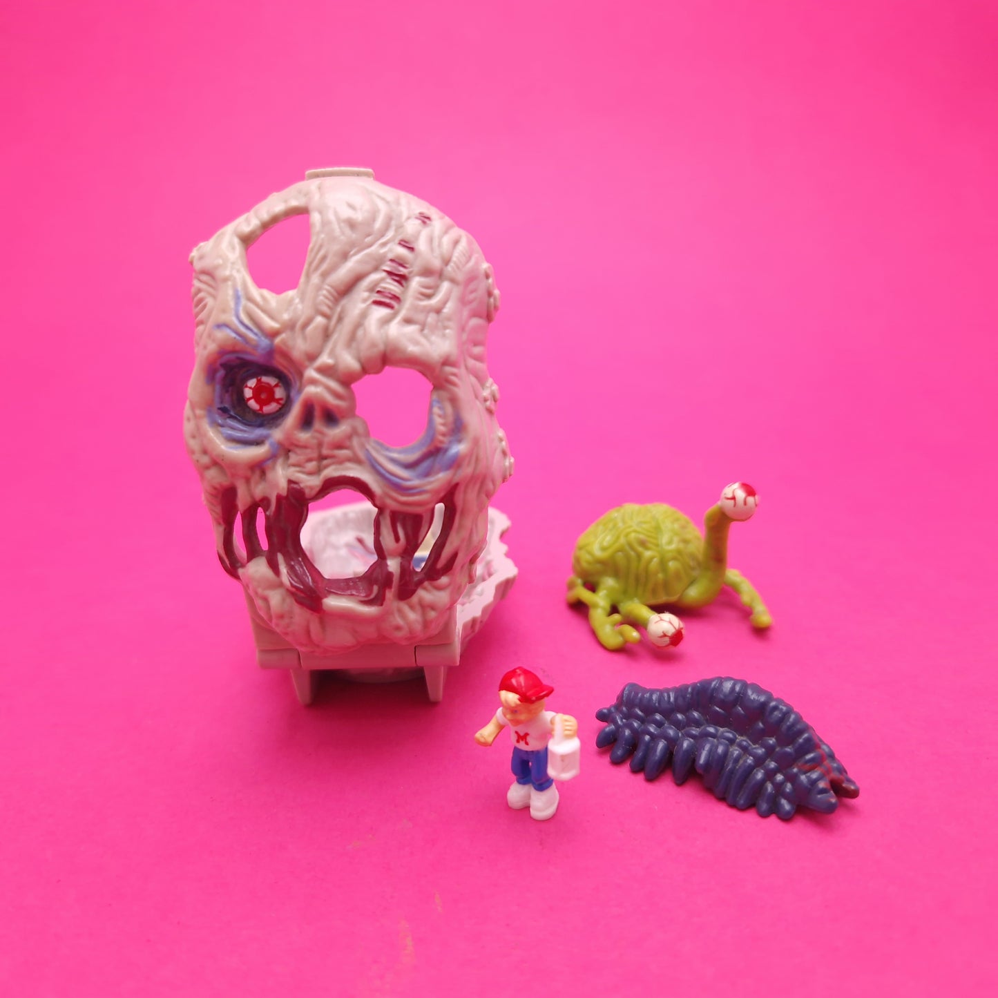 MIGHTY MAX ☆  NEUTRALISES ZOMBOID Horror Heads Vintage Figure Playset ☆ Complete