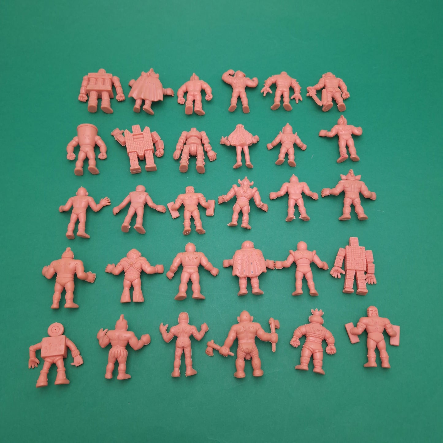 M.U.S.C.L.E MEN ☆ Bundle of 30 Flesh Figure ☆ Vintage Mini Figures 1980s