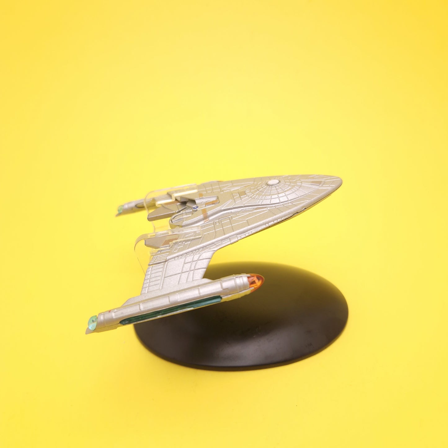 STAR TREK ☆ WARP DELTA #82 United Earth Starfleet Starships Collection ☆ Eaglemoss