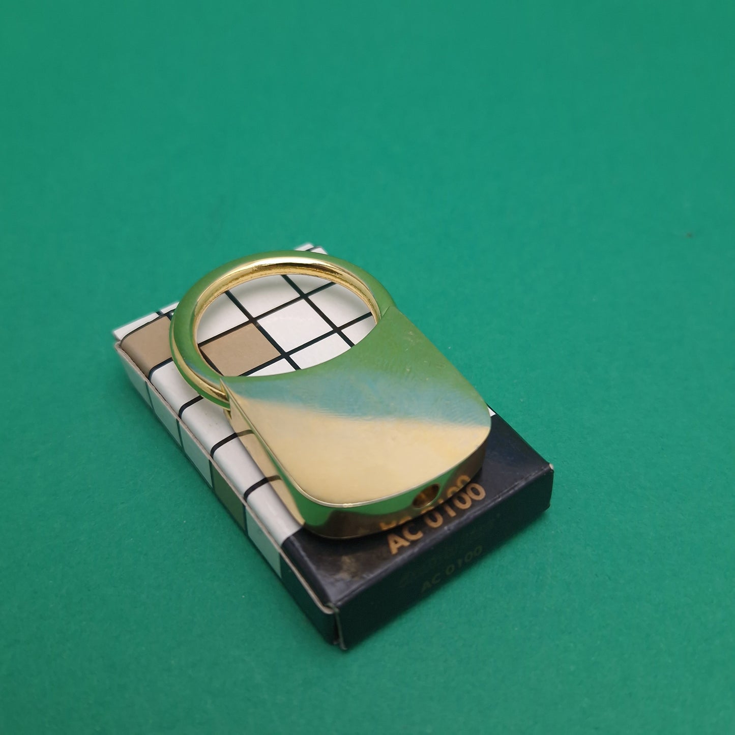 MCDONALDS ☆ AROUND THE WORLD Golden Arch KEYCHAIN Key Ring ☆ 90s Happy Meal