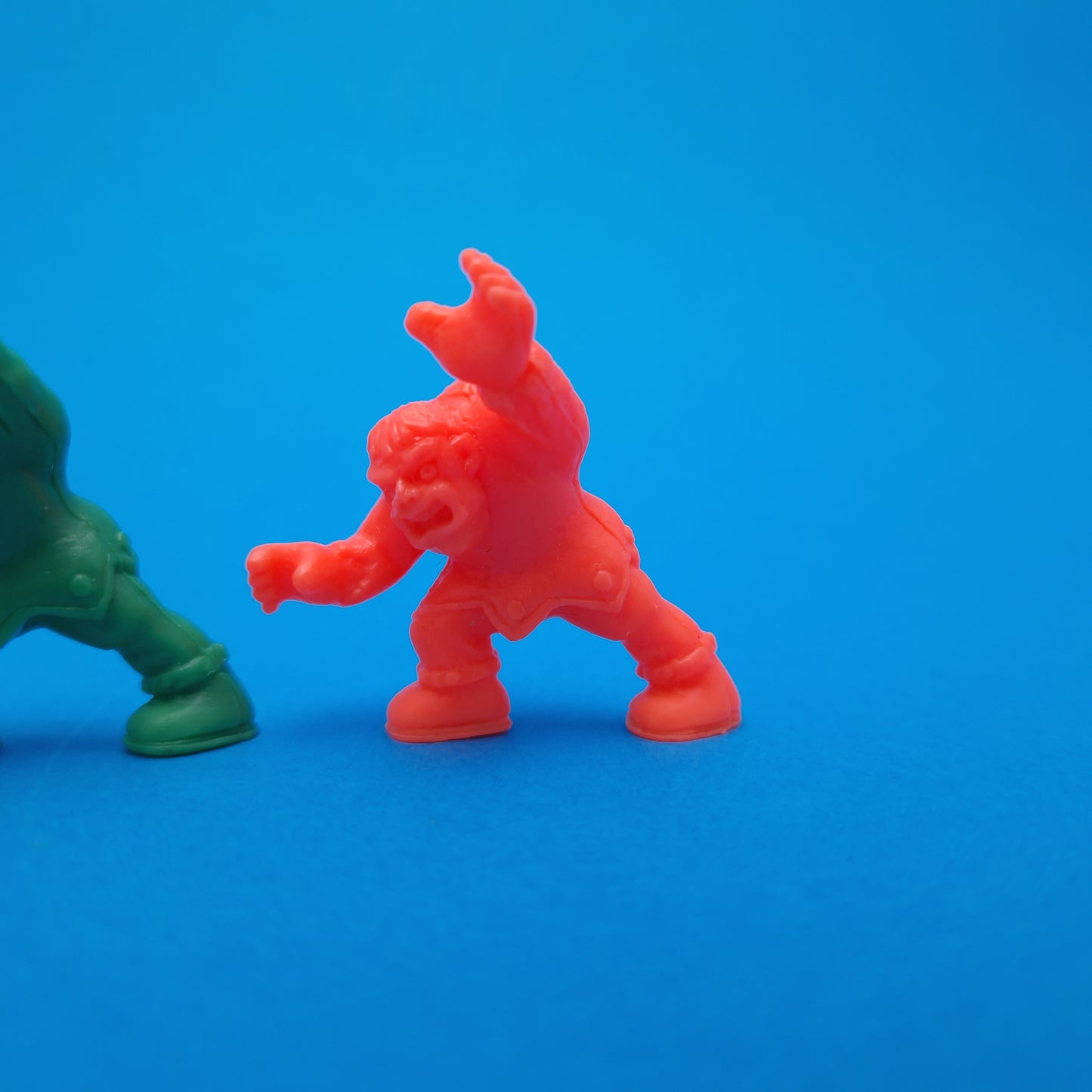 MONSTER IN MY POCKET ☆ #48 HUNCHBACK Pine Green Orange Premium Figure ☆ Vintage Mini Figure