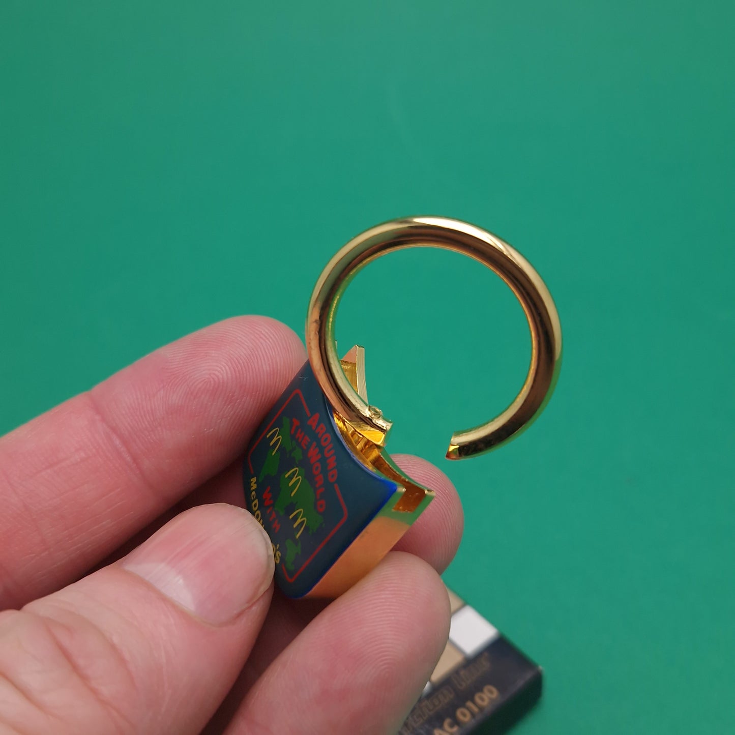 MCDONALDS ☆ AROUND THE WORLD Golden Arch KEYCHAIN Key Ring ☆ 90s Happy Meal