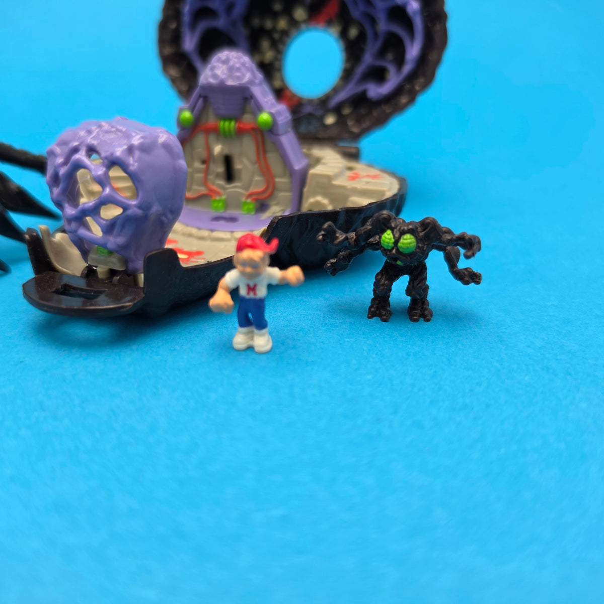 MIGHTY MAX ☆ TRAPPED BY ARACHNOID Doom Zone Vintage Figure Playset ☆ 90s