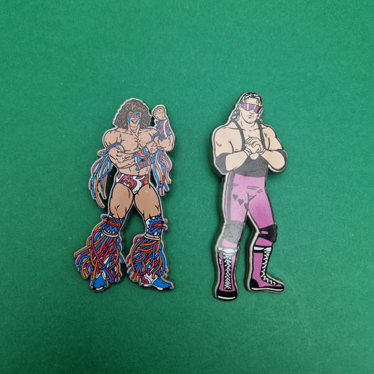 WWF BADGE ☆ BRET HITMAN HART ULTIMATE WARRIOR Pin Badge Brooch ☆ Titan Sports 90s
