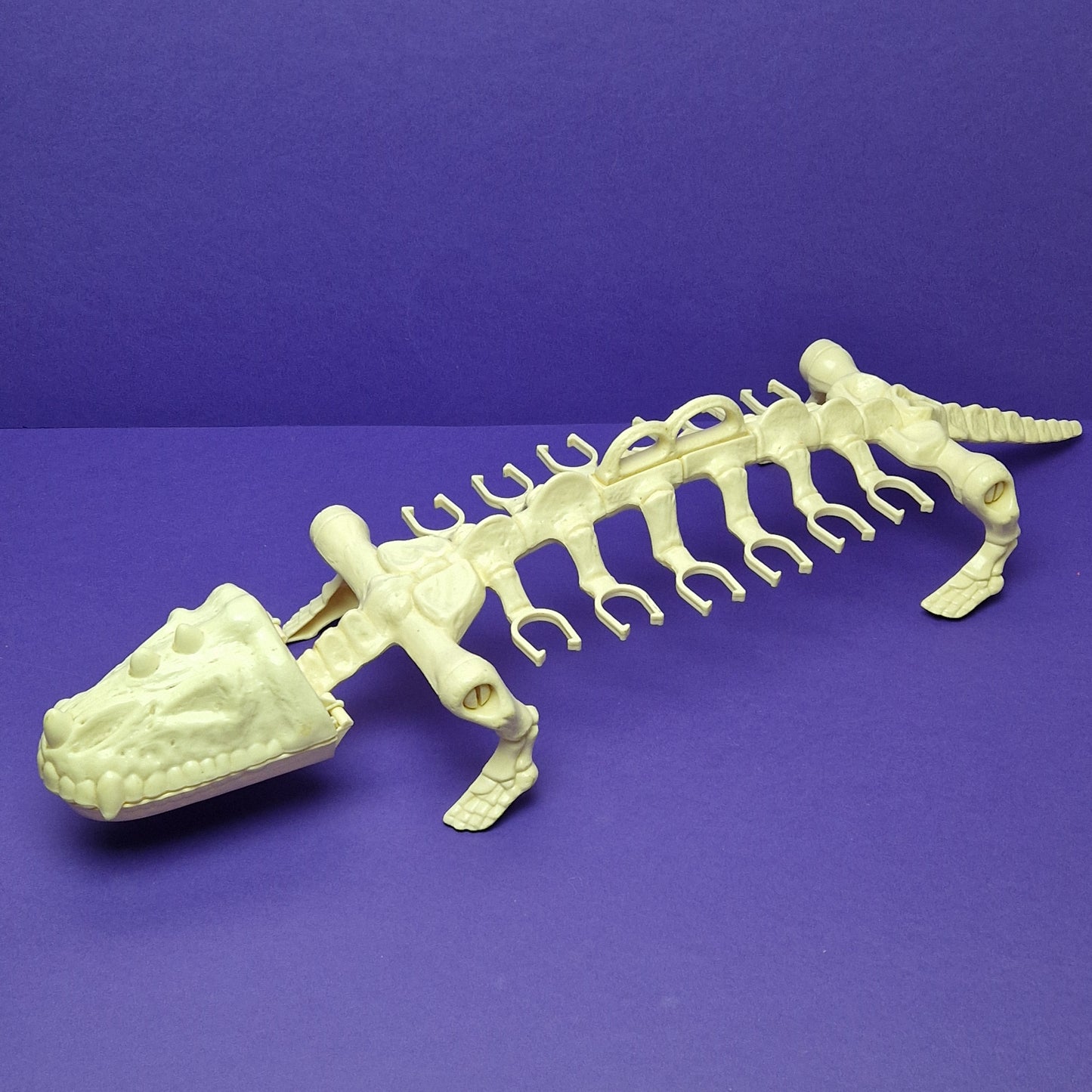 MASTERS OF THE UNIVERSE ☆ BATTLE BONES Vintage Figure Holder ☆ MOTU Loose 80s Mattel