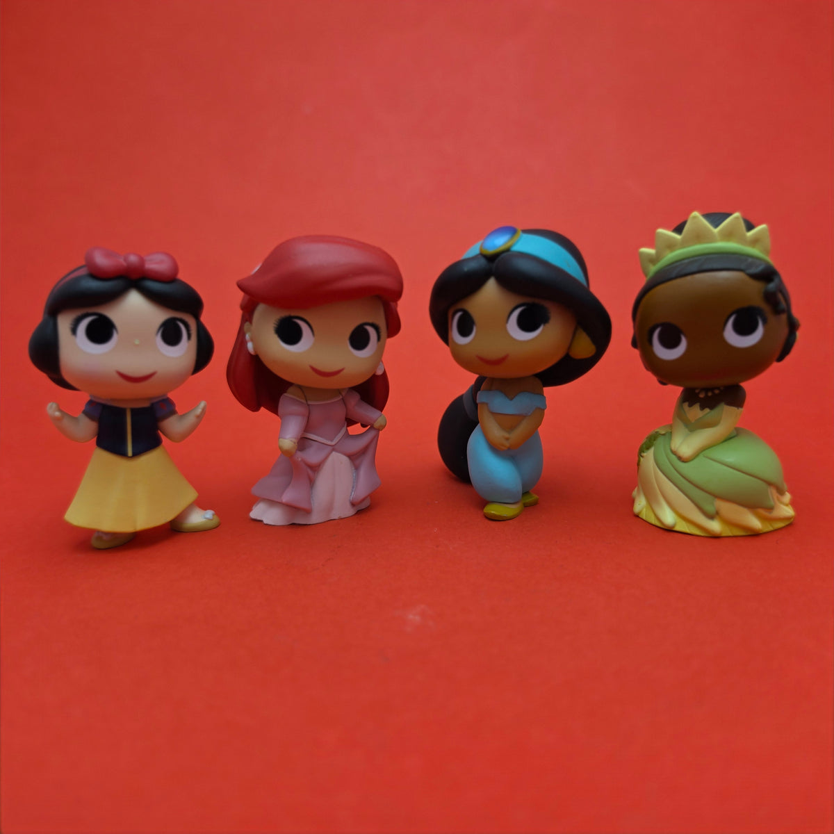 DISNEY ☆ ARIEL TIANA JASMINE SNOW WHITE Ultimate Princess Mystery Minis Figure ☆ 1/6 Funko Loose (Copy)