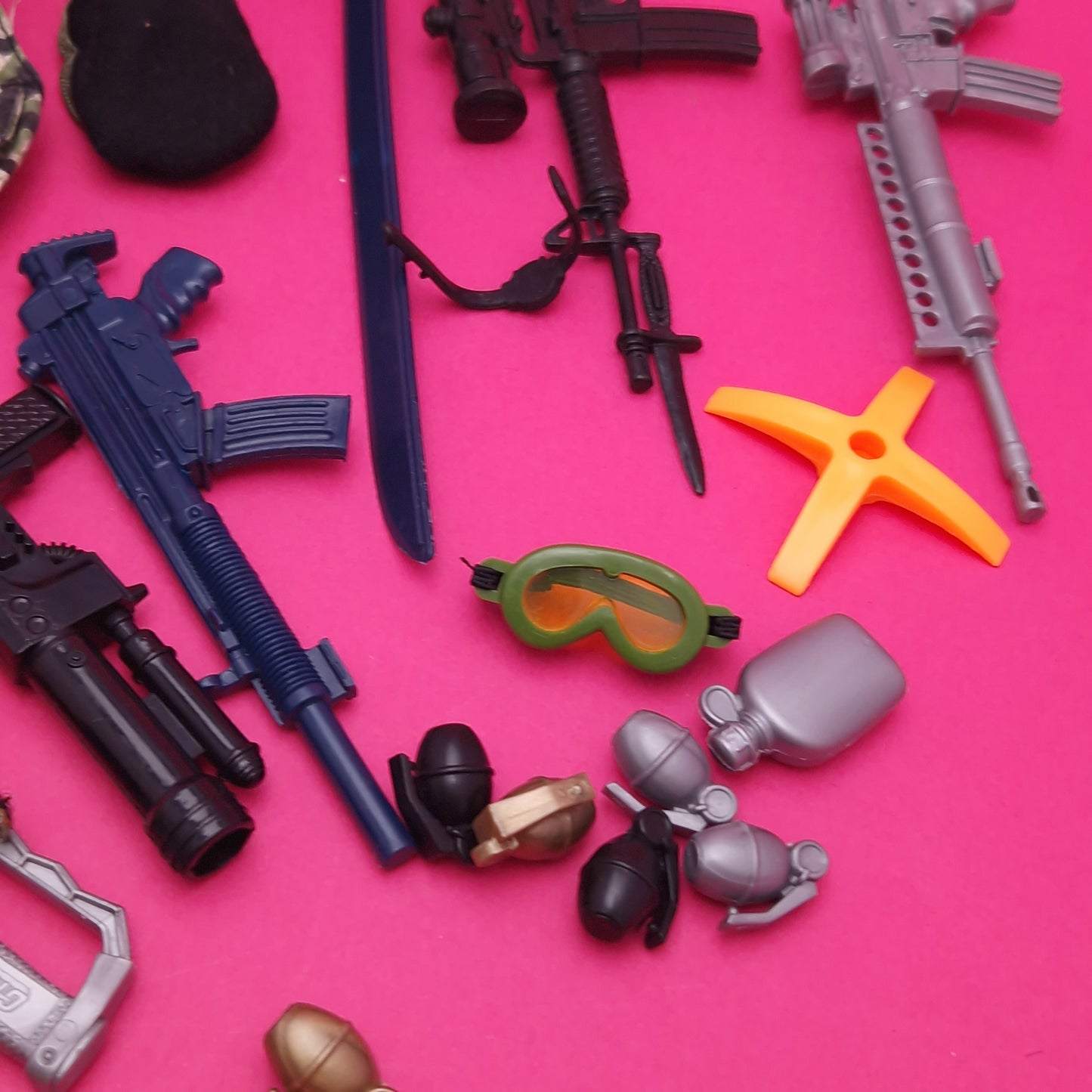 ACTION MAN ☆ ASSUALT GEAR PACK Accessories Near Complete ☆ Vintage HASBRO 90's Loose