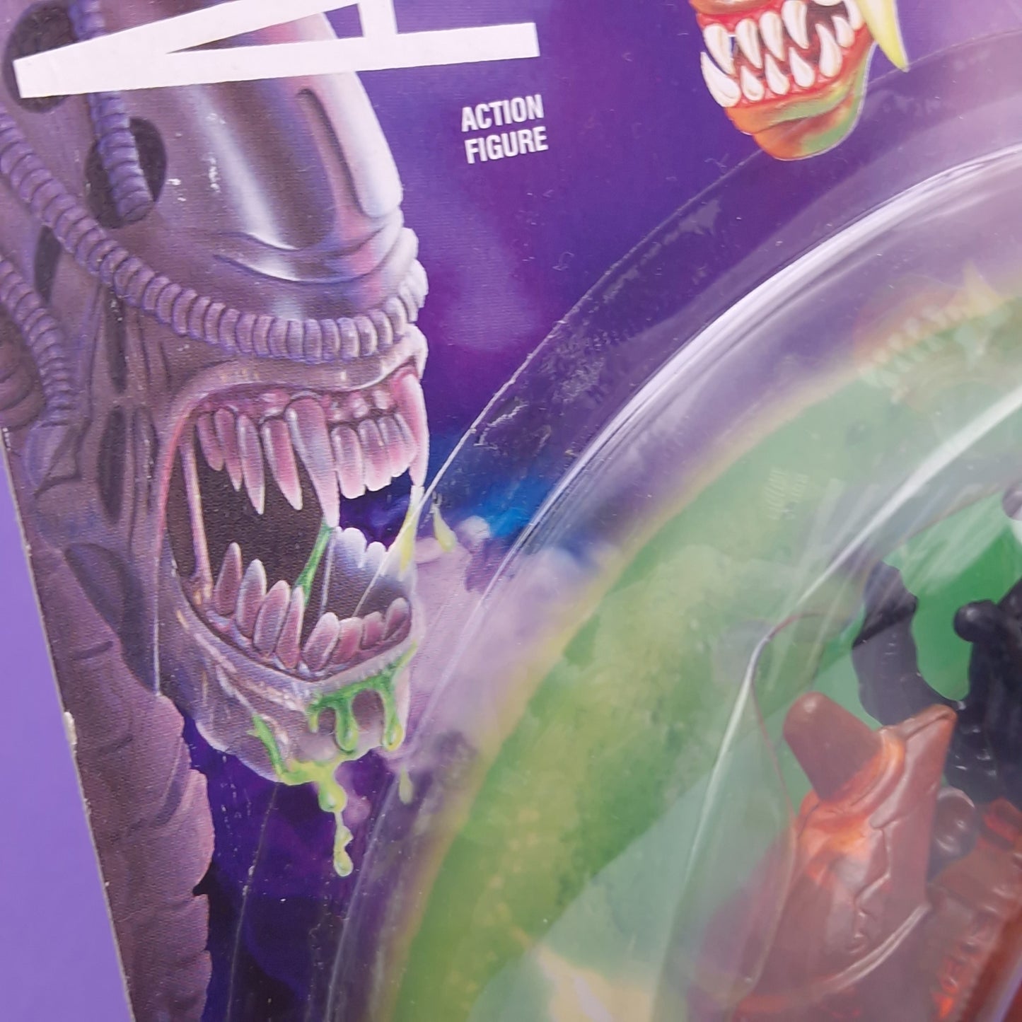 ALIENS ☆ RHINO ALIEN Vintage Figure ☆ Sealed MOC Carded 90s Kenner Original