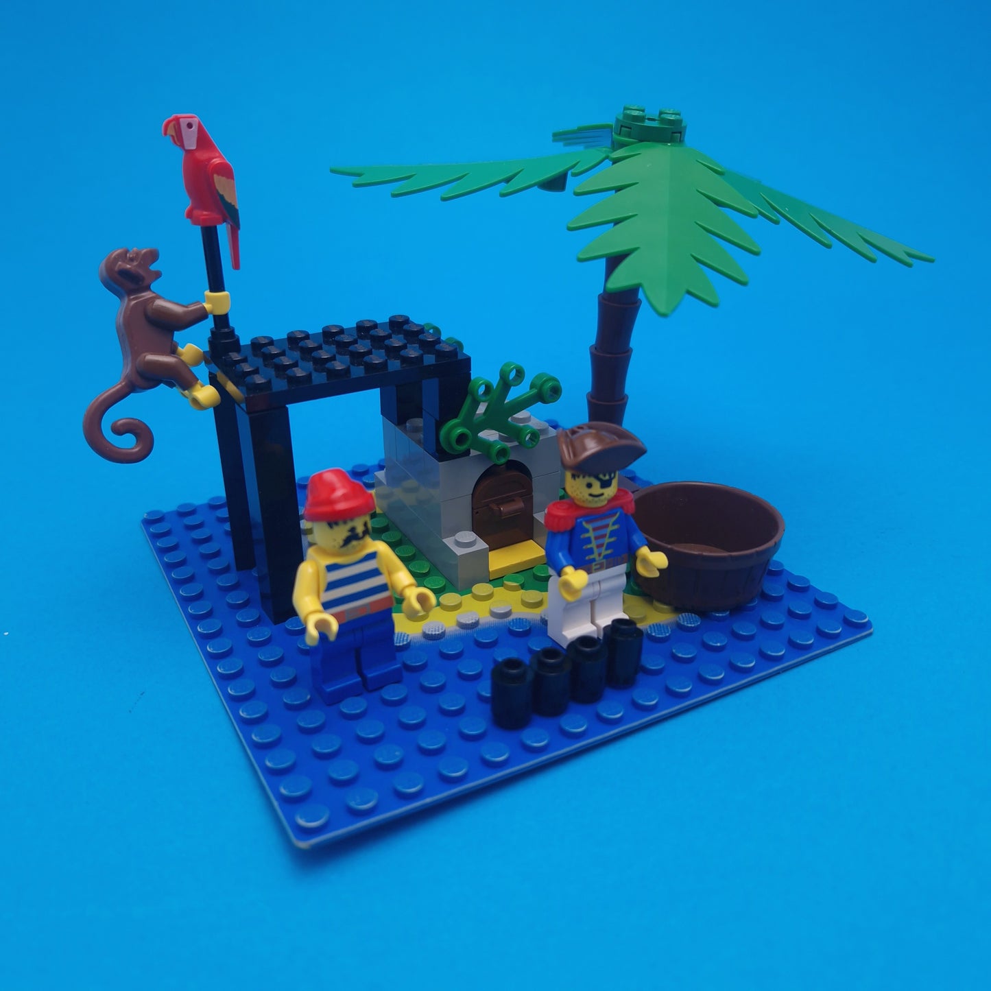 LEGO ☆ 6260 Shipwrecked Island Mini Figure ☆ Pirates Vintage 80s Loose