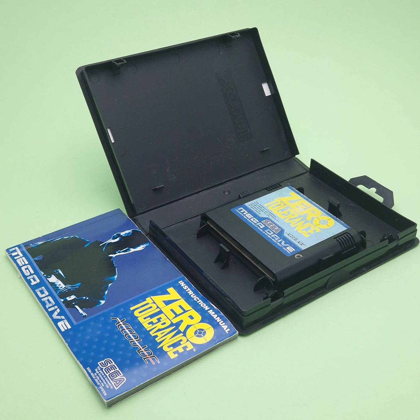 SEGA MEGA DRIVE ☆ ZERO TOLERANCE ☆ Vintage Retro Game Manual Boxed