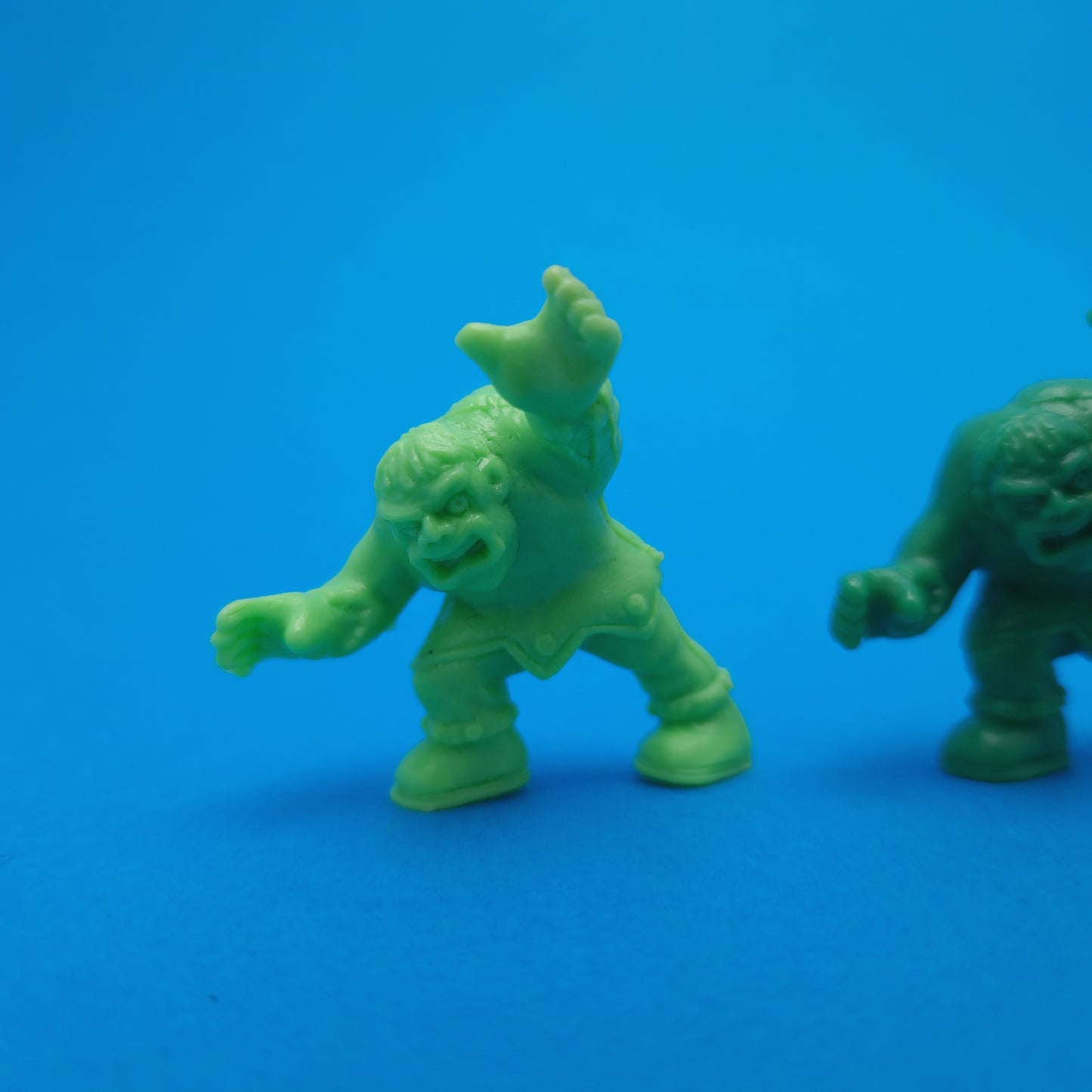 MONSTER IN MY POCKET ☆ #48 HUNCHBACK Pine Green Orange Premium Figure ☆ Vintage Mini Figure