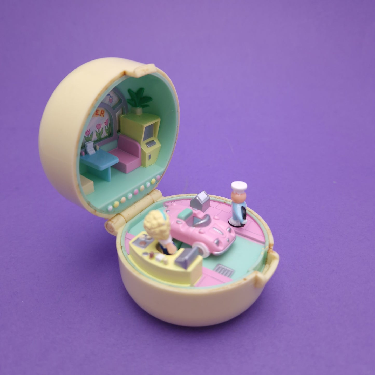POLLY POCKET ☆ 50s DINER RING & CASE Vintage Figure Playset Complete ☆ Original 1991
