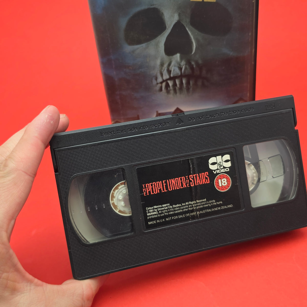 VHS Video ☆ THE PEOPLE UNDER THE STAIRS ☆ 18 Cert Ex Rental Big Box Vintage Tape