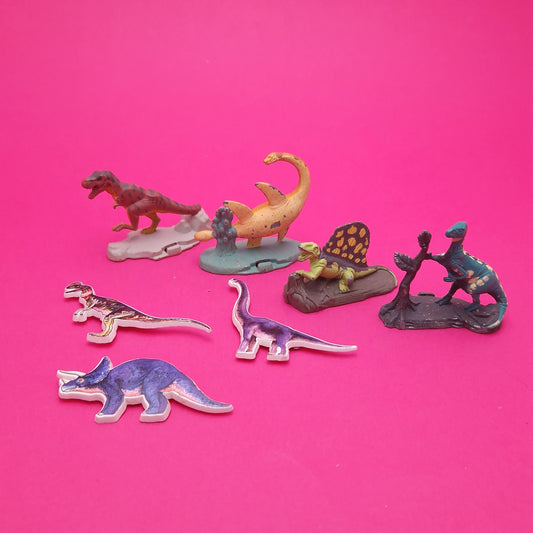 JURASSIC PARK ☆ Die-Cast Dinosaurs & Pin Badge Bundle Vintage Figure ☆ Loose World