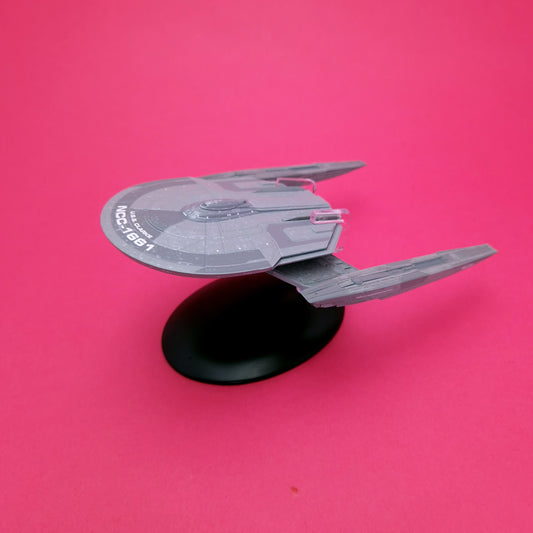 STAR TREK ☆ U.S.S CLARKE NCC-1661 #9 Discovery Starships Collection ☆ Eaglemoss XL