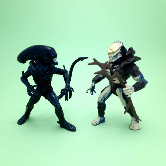 ALIENS VS PREDATOR ☆ RENEGADE & XENOMORPH ALIENS Vintage Action Figure ☆ Loose 90s Kenner Original