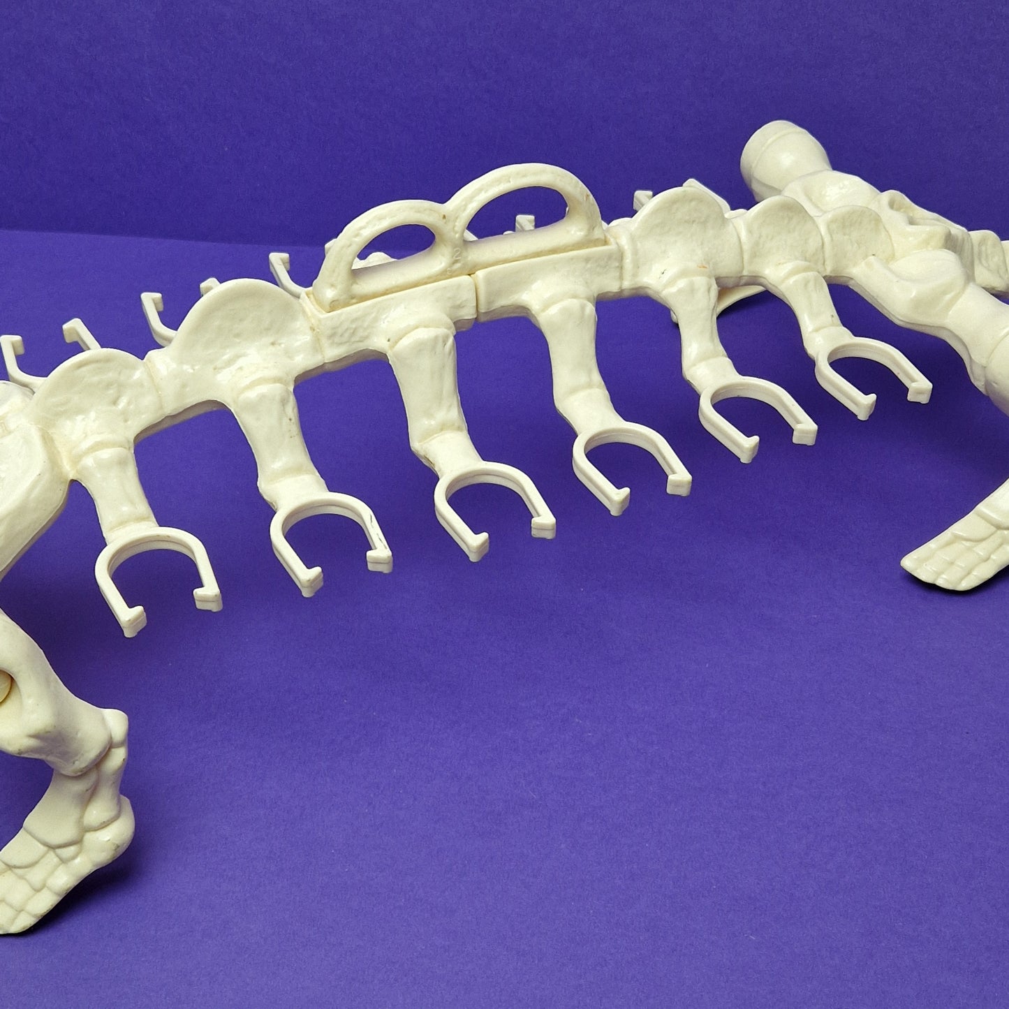 MASTERS OF THE UNIVERSE ☆ BATTLE BONES Vintage Figure Holder ☆ MOTU Loose 80s Mattel
