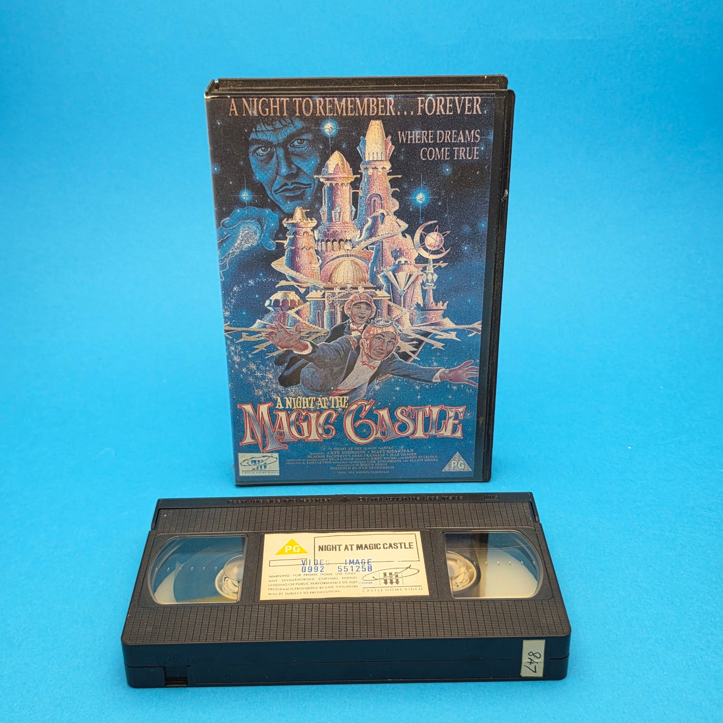VHS Video ☆ A NIGHT AT THE MAGIC CASTLE ☆ PG Cert Big Box Ex-Rental Vintage Tape