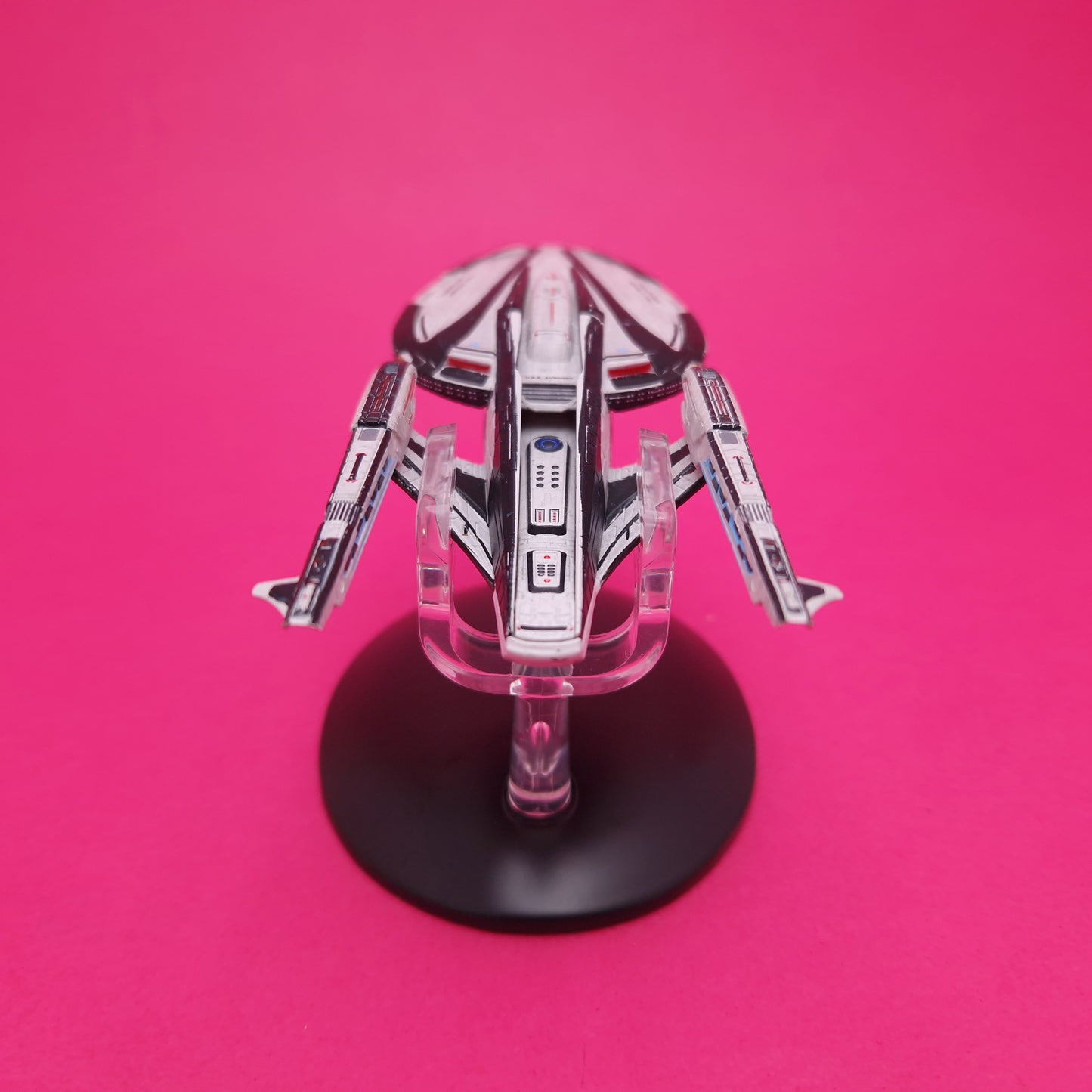 STAR TREK ☆ U.S.S. AVENGER #111 Starships Collection ☆ Eaglemoss