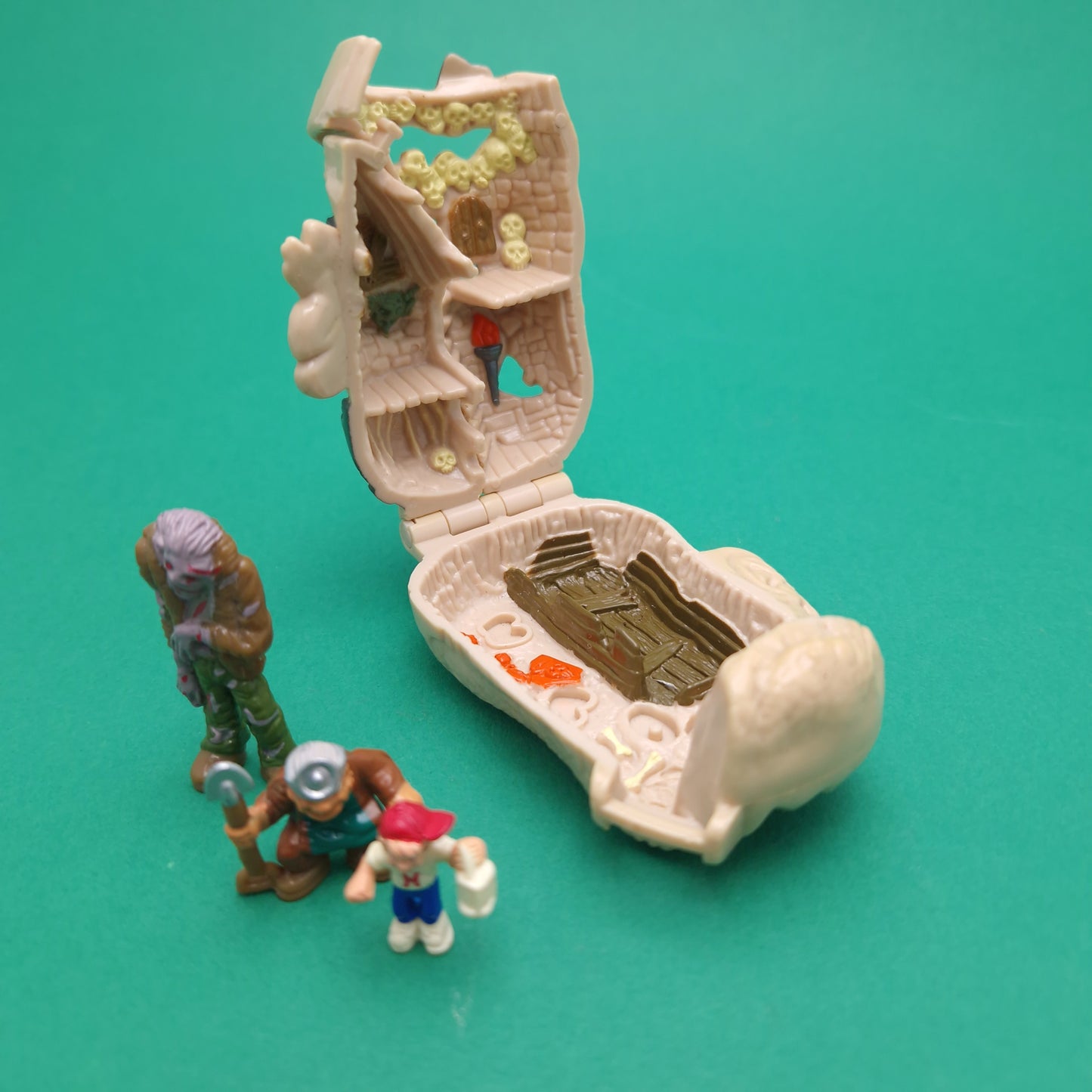 MIGHTY MAX ☆ CORPUS Horror Heads Vintage Action Figure Playset ☆ Complete
