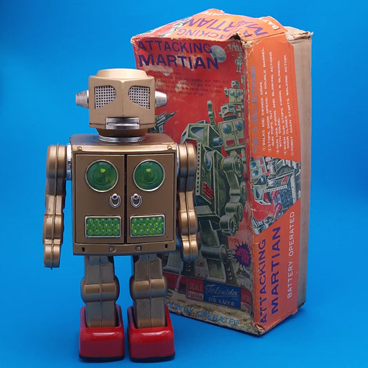 HORIKAWA JAPAN ☆ ATTACKING MARTIAN ROBOT Tin Battery Operated GOLD Space Figure ☆ Vintage BOXED Original 1960s