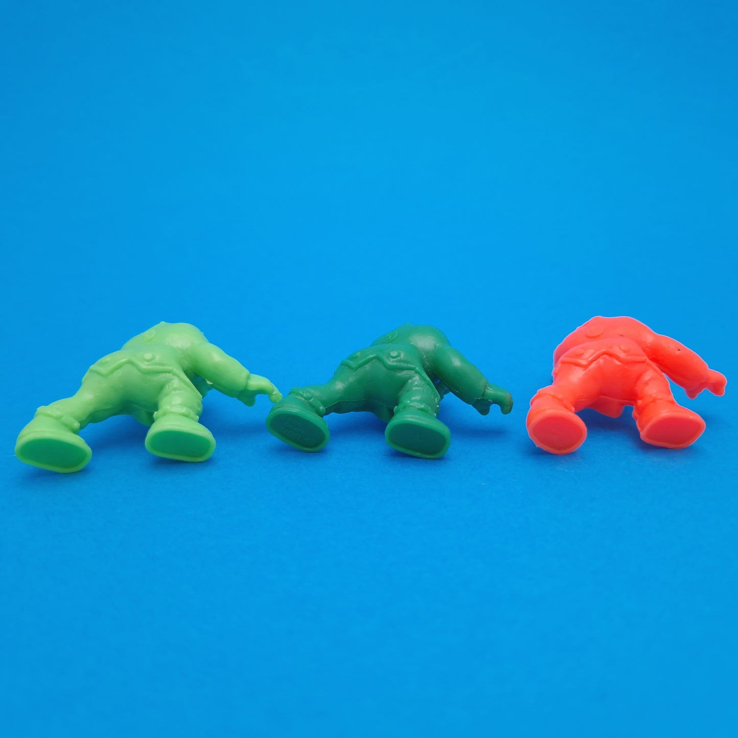 MONSTER IN MY POCKET ☆ #48 HUNCHBACK Pine Green Orange Premium Figure ☆ Vintage Mini Figure