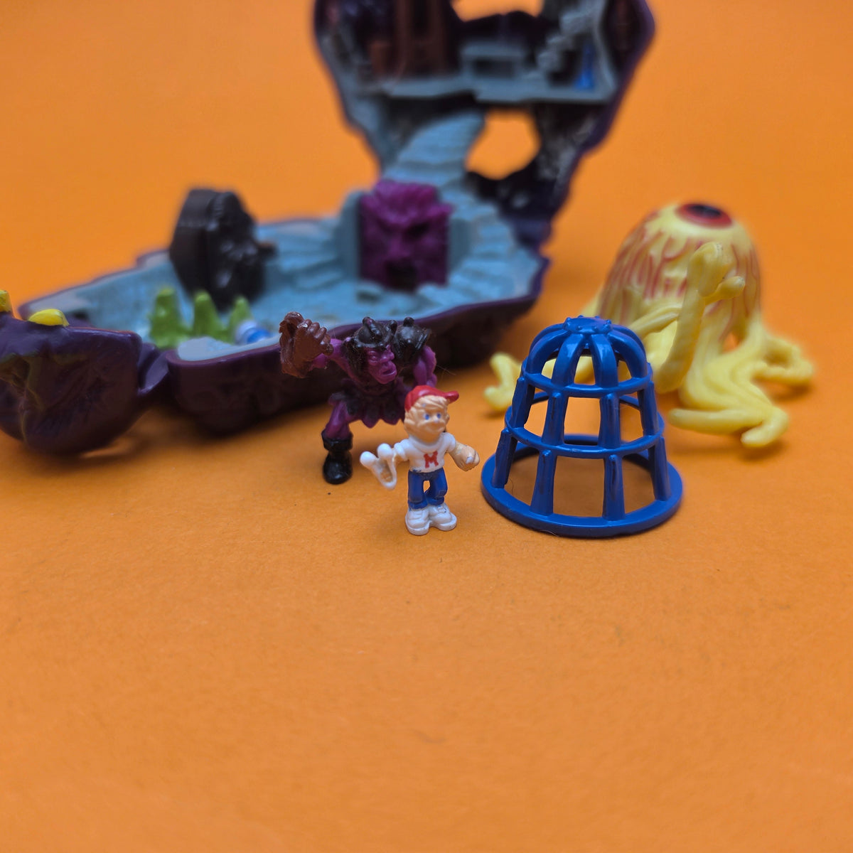 MIGHTY MAX ☆ OUTWITS CYCLOPS Doom Zones Figure Playset ☆ Vintage Complete