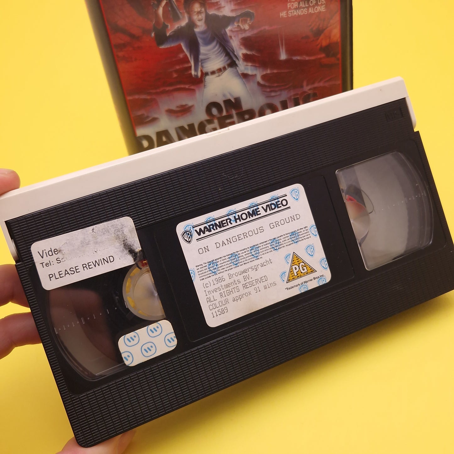 VHS Video ☆ ON DANGEROUS GROUND ☆ 80s CLAMSHELL Big Box Ex Rental Vintage PG cert