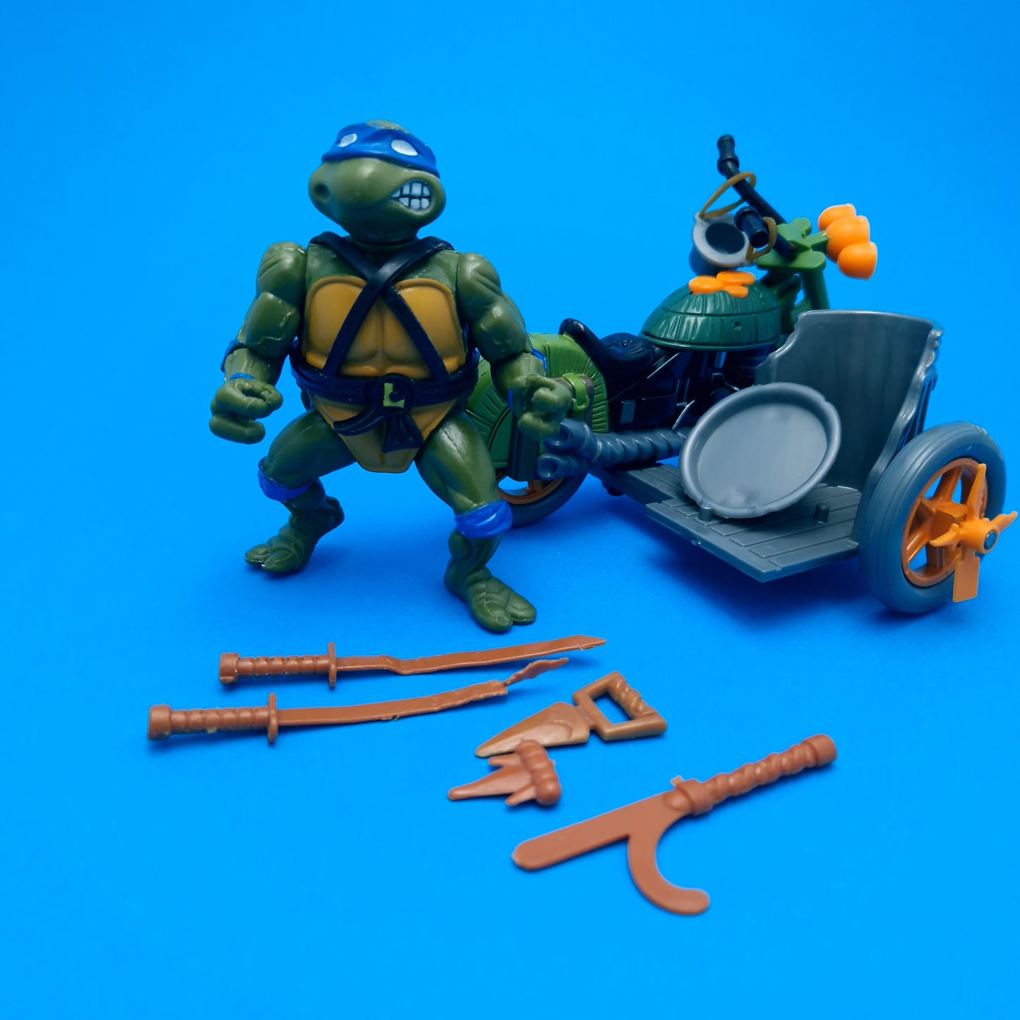 TEENAGE MUTANT NINJA TURTLES ☆ TURTLECYCLE LEONARDO Vintage Action Figure vehicle ☆ Loose