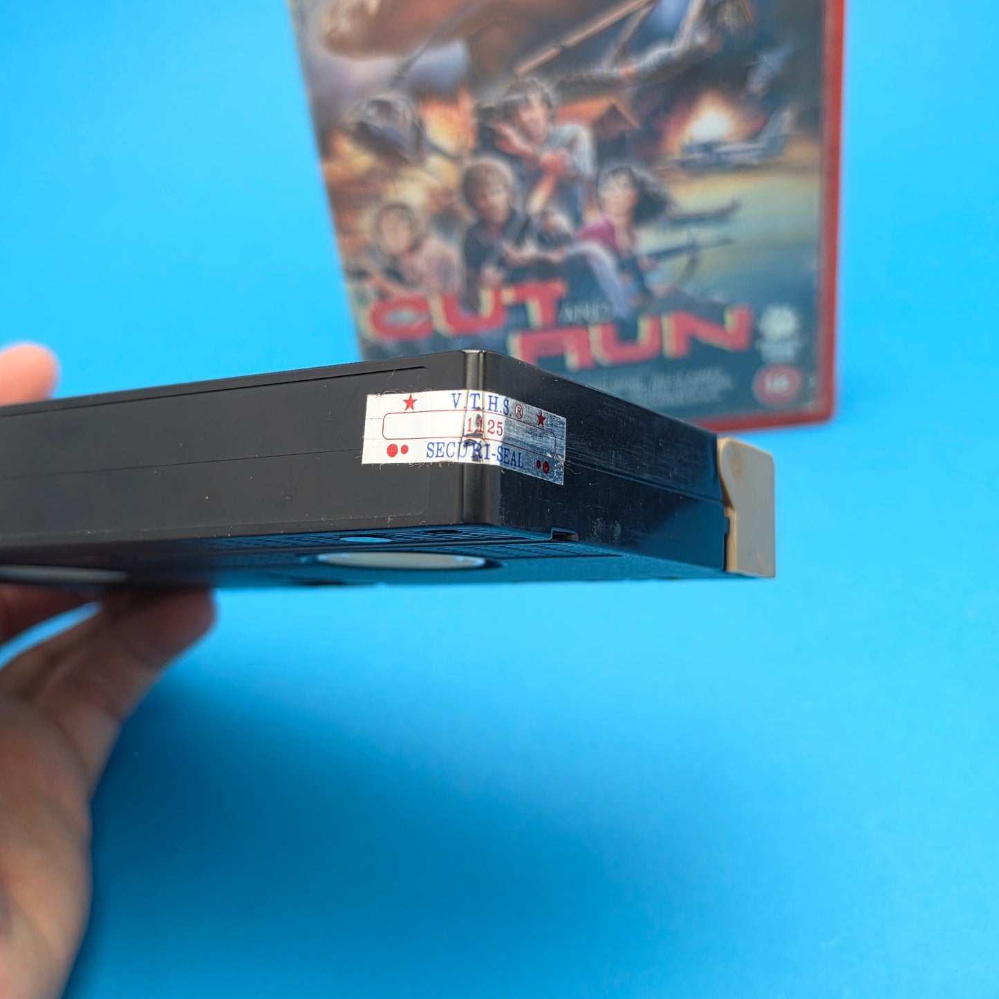 VHS Video ☆ CUT AND RUN 1984 ☆ 18 Cert Vintage Ex Rental Big Box MEDUSA