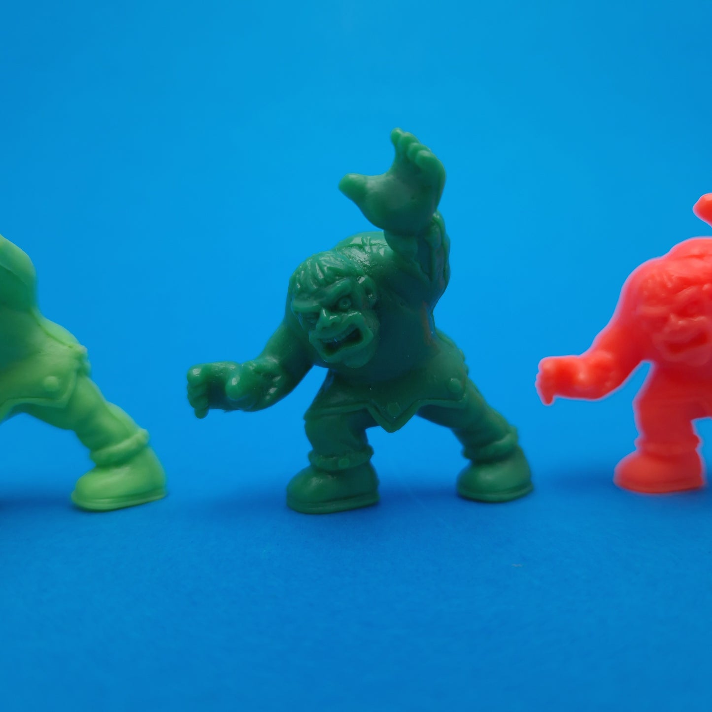 MONSTER IN MY POCKET ☆ #48 HUNCHBACK Pine Green Orange Premium Figure ☆ Vintage Mini Figure
