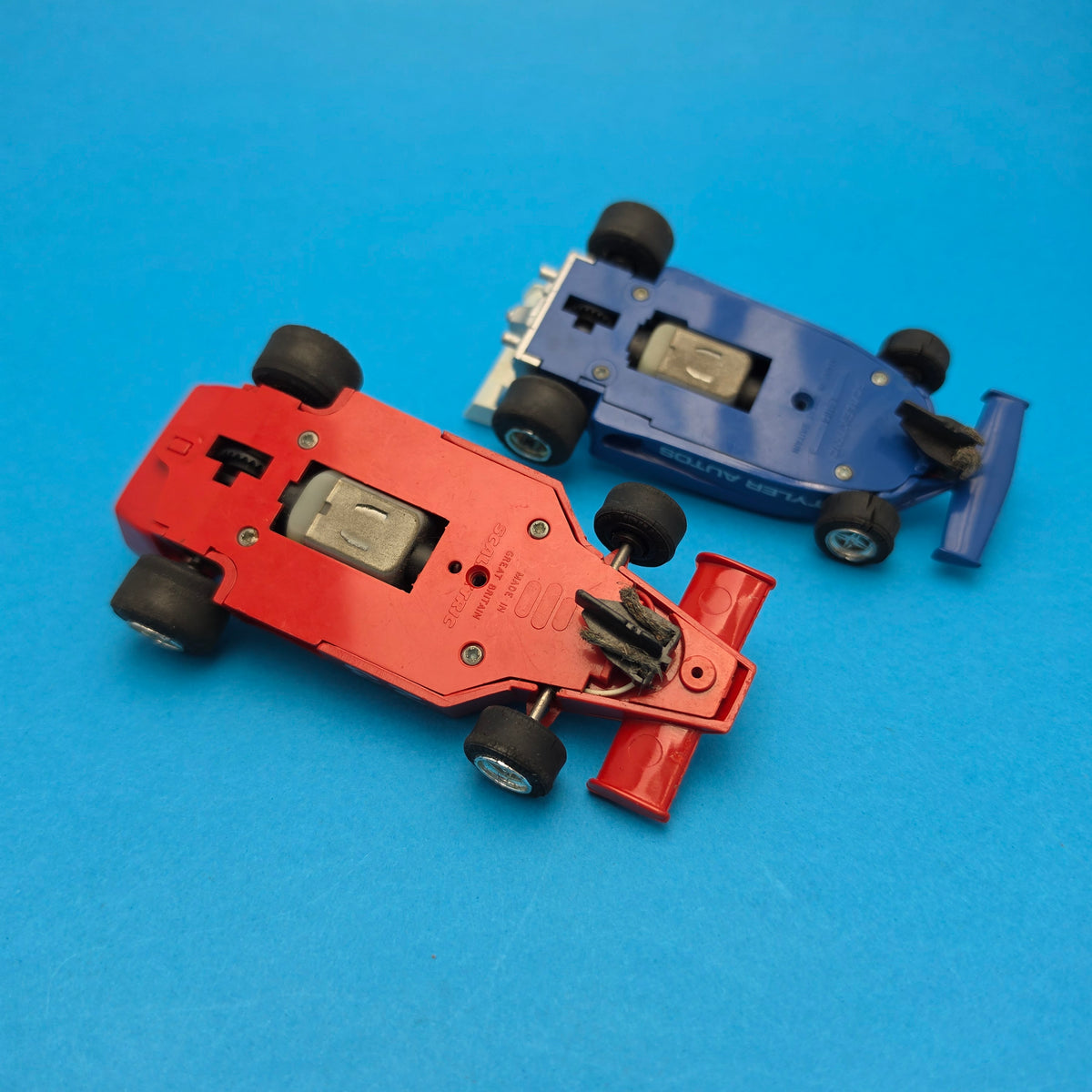 SCALEXTRIC ☆ F1 FERRARI & METRO MG RACING CARS & BOOK ☆ Austin Rover Vintage