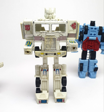 Load image into Gallery viewer, TRANSFORMERS G1 ☆ Combiners Groove Hot Spot First Aid &amp; Ultra Magnus Robot Figures ☆  Vintage Original
